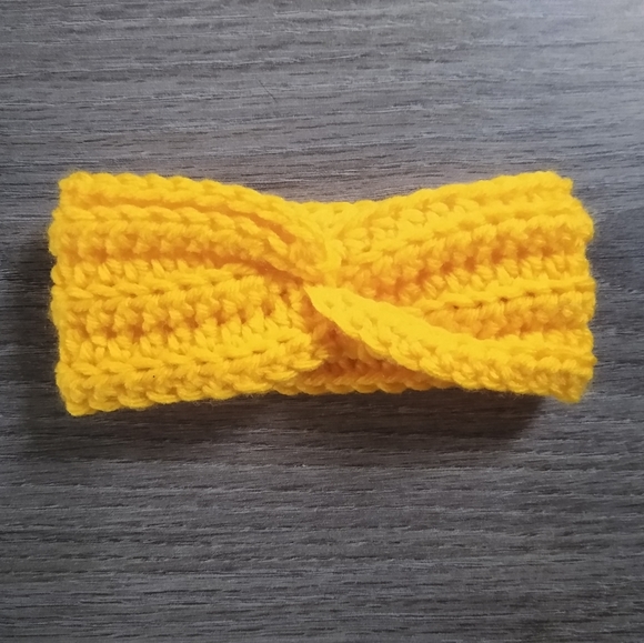 Yellow baby headband, handmade crochet ear warmer, mustard yellow earwarmer - Picture 4 of 7